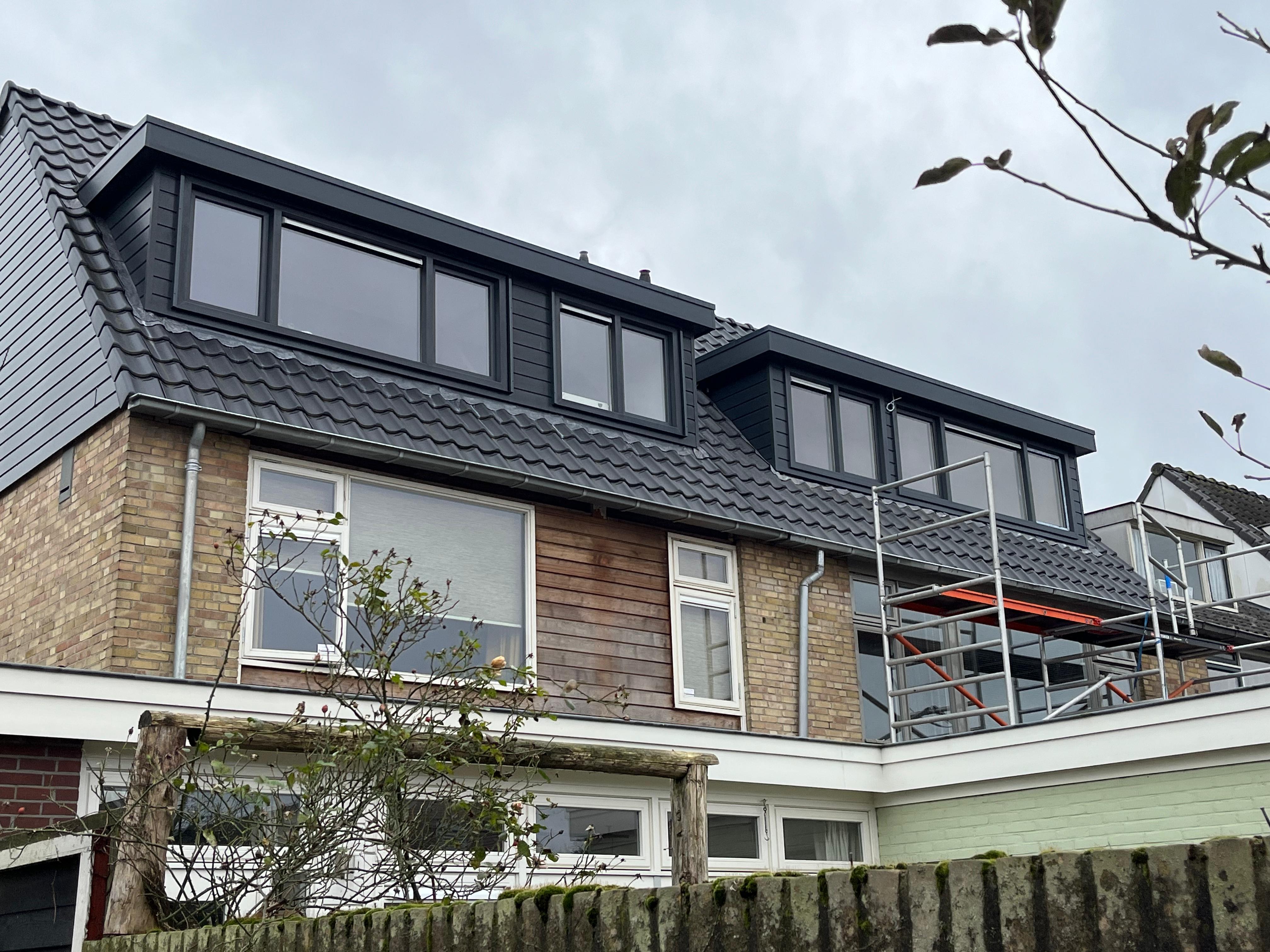 Dubbele dakkapel op woning